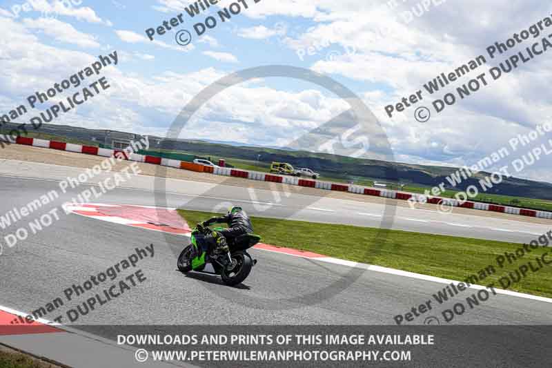 cadwell no limits trackday;cadwell park;cadwell park photographs;cadwell trackday photographs;enduro digital images;event digital images;eventdigitalimages;navarra;no limits trackdays;peter wileman photography;racing digital images;trackday digital images;trackday photos